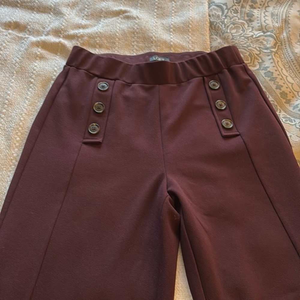 Like New
Loft Wide Leg Pants with Button Detail
Size XS